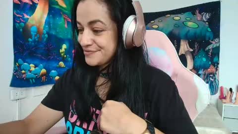 Snapshot of azucenaxxxgp chatting on 04.29.26 Azucena R online show from 04.29.26