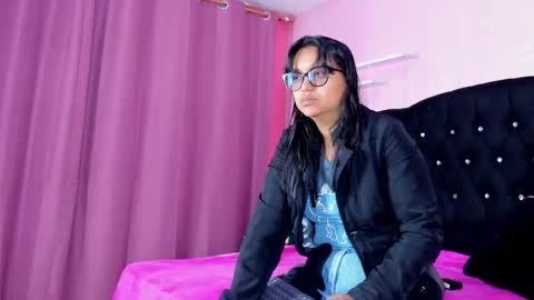 Snapshot of azul_moon chatting on 11.24.25 azul_moon online show from 11.24.25