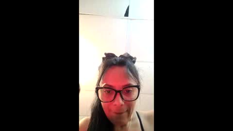 Snapshot of azura_lion chatting on 04.16.26 azura lion online show from 04.16.26