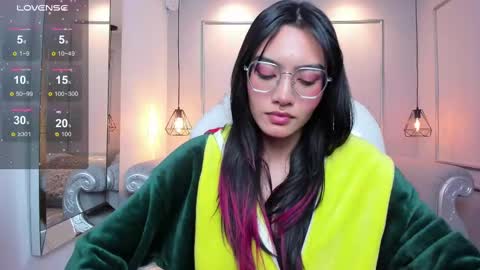 Azura online show from 09.18.25