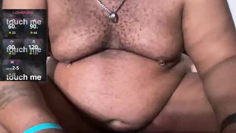 Snapshot of azzlikemine chatting on 10.05.25 cjae online show from 10.05.25