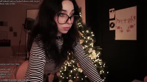 Snapshot of b0pppo chatting on 12.14.24 your fuckdoll  sub girl  MORE ME  online show from 12.14.24