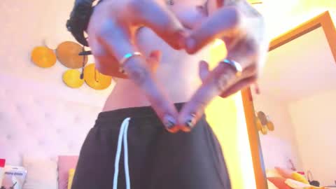 Anny online show from 11.19.25