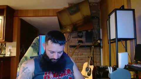Snapshot of b713htx chatting on 04.29.26 Miguel online show from 04.29.26