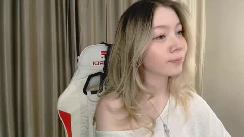 Snapshot of babby_rabbit_ chatting on 10.10.25 Cute Raby online show from 10.10.25