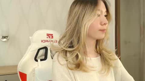 Snapshot of babby_rabbit_ chatting on 10.15.25 Cute Raby online show from 10.15.25