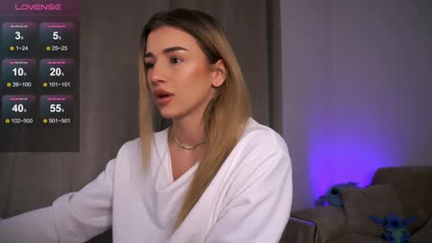 Snapshot of babbyaisha chatting on 02.13.25 Inna online show from 02.13.25