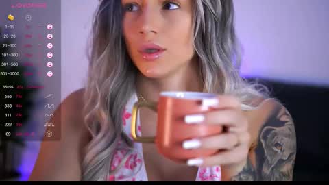 Snapshot of babbyaisha chatting on 09.09.25 Inna online show from 09.09.25