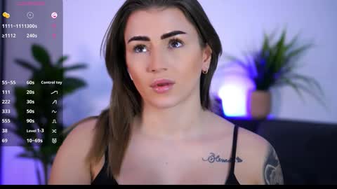 Snapshot of babbyaisha chatting on 10.11.25 Inna online show from 10.11.25