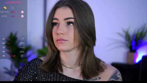 Snapshot of babbyaisha chatting on 11.11.25 Inna online show from 11.11.25