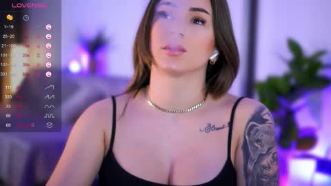 Snapshot of babbyaisha chatting on 11.17.25 Inna online show from 11.17.25