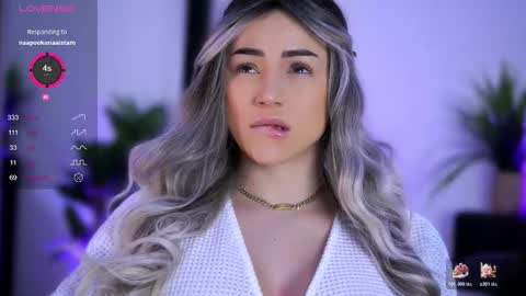 Snapshot of babbyaisha chatting on 12.19.25 Inna online show from 12.19.25