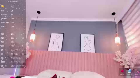 Snapshot of babe_sophiee chatting on 09.26.25 babe_sophiee online show from 09.26.25