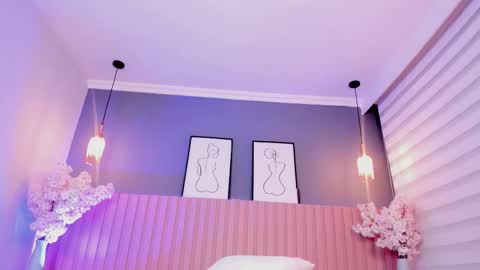 Snapshot of babe_sophiee chatting on 10.18.25 babe_sophiee online show from 10.18.25