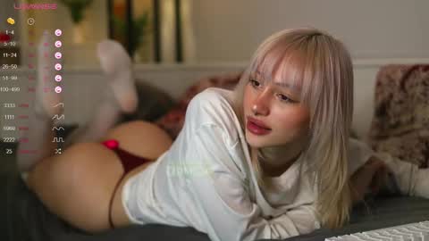 Snapshot of babeholly chatting on 02.15.25 Hey Im your angel Holly online show from 02.15.25