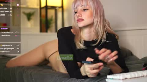 Snapshot of babeholly chatting on 02.20.25 Hey Im your angel Holly online show from 02.20.25