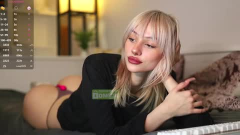 Snapshot of babeholly chatting on 03.11.25 Hey Im your angel Holly online show from 03.11.25