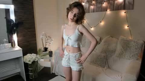 Shayna online show from 11.25.25