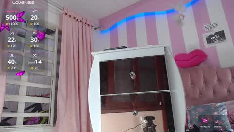 Snapshot of baby_candy22 chatting on 11.17.25 zaleya online show from 11.17.25