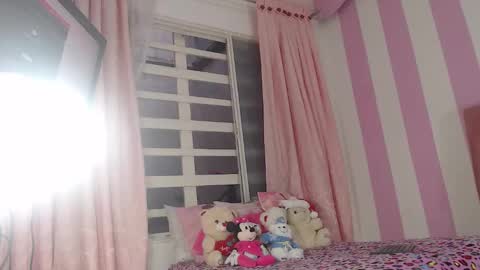 Snapshot of baby_candy22 chatting on 12.16.25 zaleya online show from 12.16.25