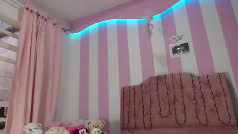 Snapshot of baby_candy22 chatting on 12.20.25 zaleya online show from 12.20.25