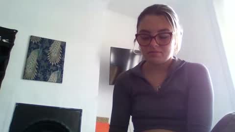 baby_girls2224 online show from 04.24.26