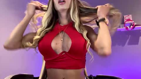 Snapshot of baby_golden chatting on 10.15.25 Jhoana Franco online show from 10.15.25