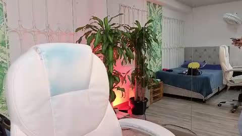 Julieta online show from 06.13.26