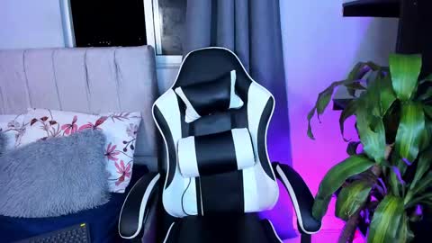 Snapshot of baby_kaliope chatting on 09.18.25 Kaliope online show from 09.18.25