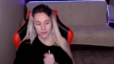 baby_kitte online show from 12.04.24