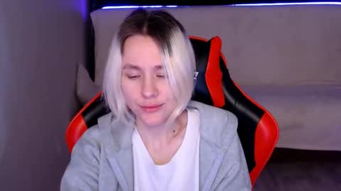 baby_kitte online show from 12.13.24