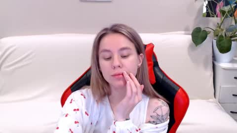 baby_kitte online show from 02.19.25