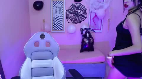 Snapshot of baby_kitty_x chatting on 10.31.25 baby_kitty_x online show from 10.31.25