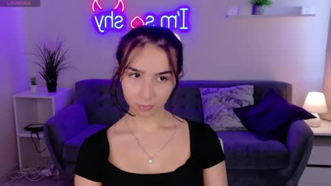 Snapshot of baby_miira chatting on 06.08.26 Mira online show from 06.08.26