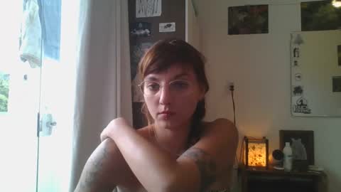 Snapshot of babydemon6 chatting on 12.19.24 babydemon6 online show from 12.19.24