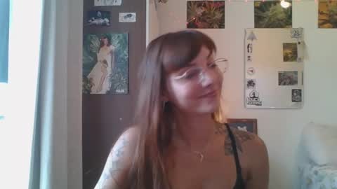 Snapshot of babydemon6 chatting on 01.14.25 babydemon6 online show from 01.14.25