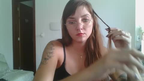 Snapshot of babydemon6 chatting on 01.21.25 babydemon6 online show from 01.21.25