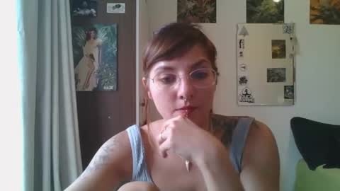 Snapshot of babydemon6 chatting on 01.28.25 babydemon6 online show from 01.28.25