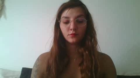 Snapshot of babydemon6 chatting on 02.08.25 babydemon6 online show from 02.08.25