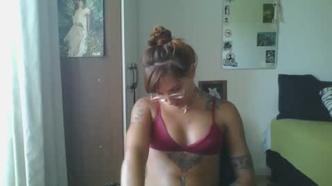 Snapshot of babydemon6 chatting on 02.25.25 babydemon6 online show from 02.25.25