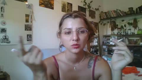 Snapshot of babydemon6 chatting on 03.08.25 babydemon6 online show from 03.08.25