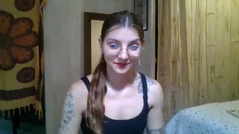 Snapshot of babydemon6 chatting on 05.19.26 babydemon6 online show from 05.19.26