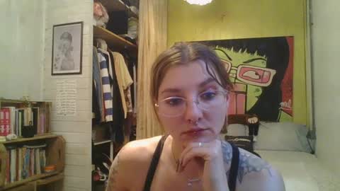 Snapshot of babydemon6 chatting on 06.11.26 babydemon6 online show from 06.11.26