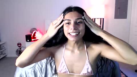 Snapshot of babyempathy chatting on 02.14.25 akira online show from 02.14.25