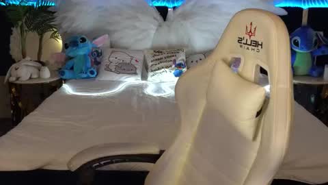 Sasha online show from 10.15.25