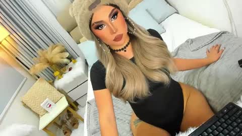 Snapshot of babygoddess4u chatting on 01.11.25 ASK ME IN PM online show from 01.11.25