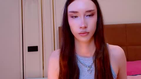 Snapshot of babylisabrown chatting on 05.25.26 Annie online show from 05.25.26