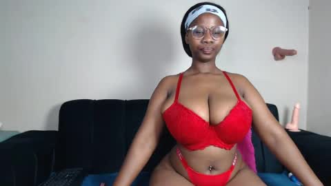 Snapshot of babyluciax chatting on 07.13.26 babyluciax online show from 07.13.26