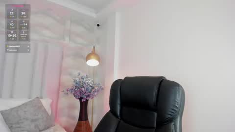 Snapshot of babyyfortune_ chatting on 12.22.25 babyyfortune_ online show from 12.22.25