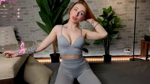 BabyyyLuna online show from 10.29.25